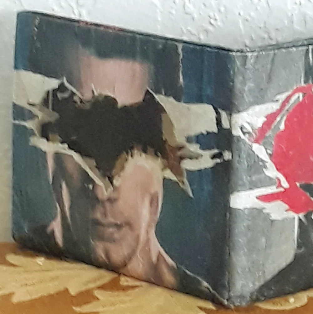 Exclusive Loot Crate Batman Versus Superman Mighty Wallet - 4